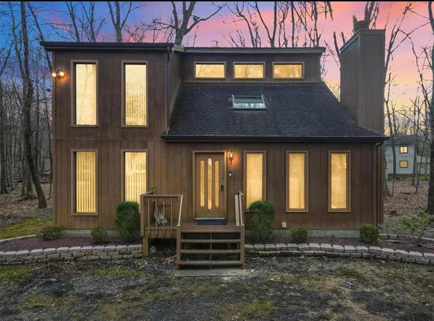 Cozy Cabin At Poconos With Hot Tub And Fire Pit إيست سترودسبورغ المظهر الخارجي الصورة